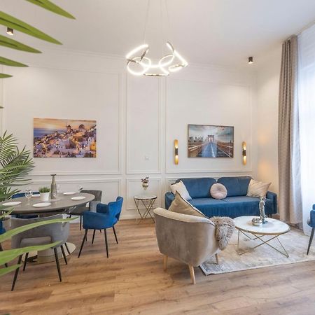Luxurious Central Grand Home W/ 3Bedrm 2Bathrm 부다페스트 외부 사진