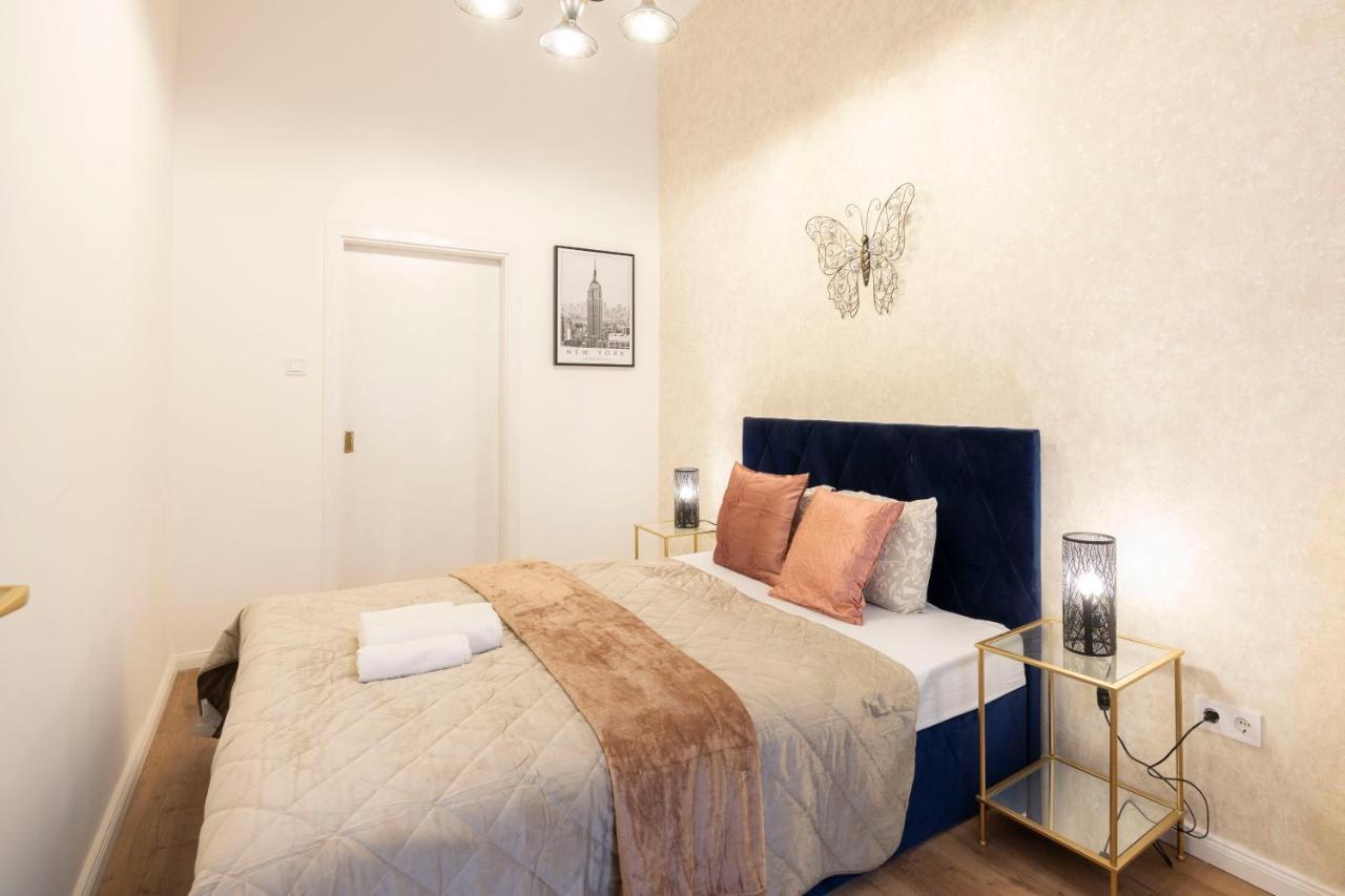 Luxurious Central Grand Home W/ 3Bedrm 2Bathrm 부다페스트 외부 사진